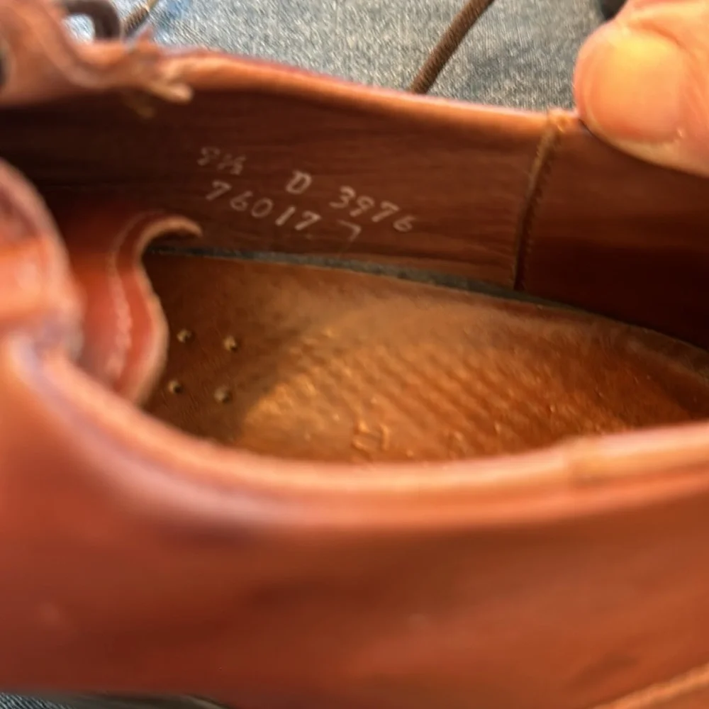 Allen Edmonds leather Traveler men’s Sneakers size 9 1/2
Price is firm - Picture 12 of 13